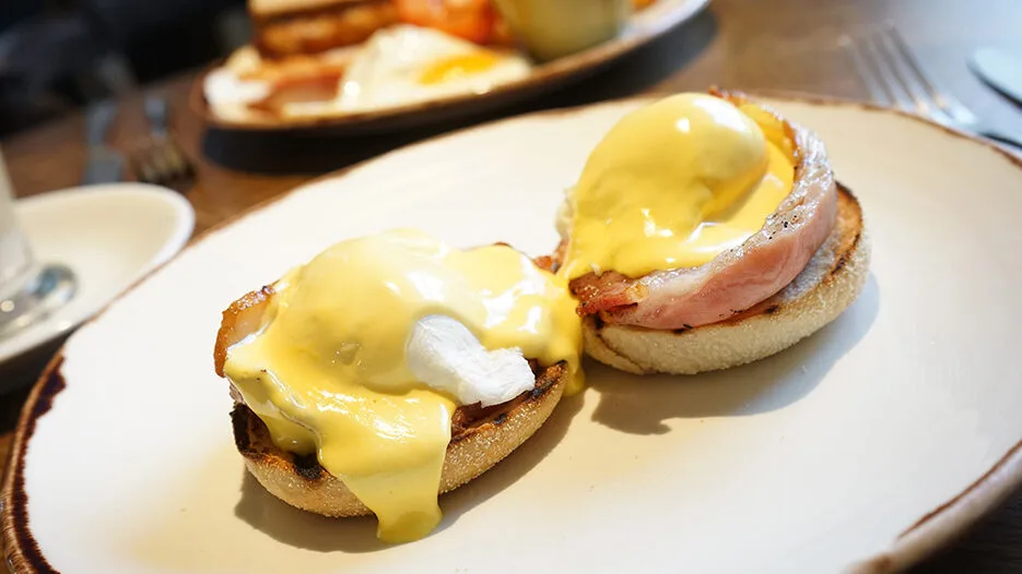 Eggs Benedict on a muffin